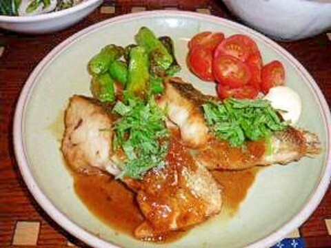 スズキのムニエル バター醤油ソース
